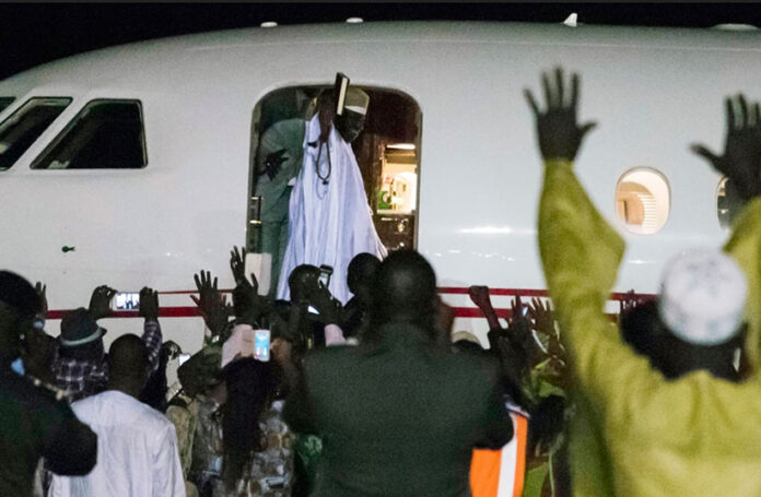 Jammeh Waves to Supporters